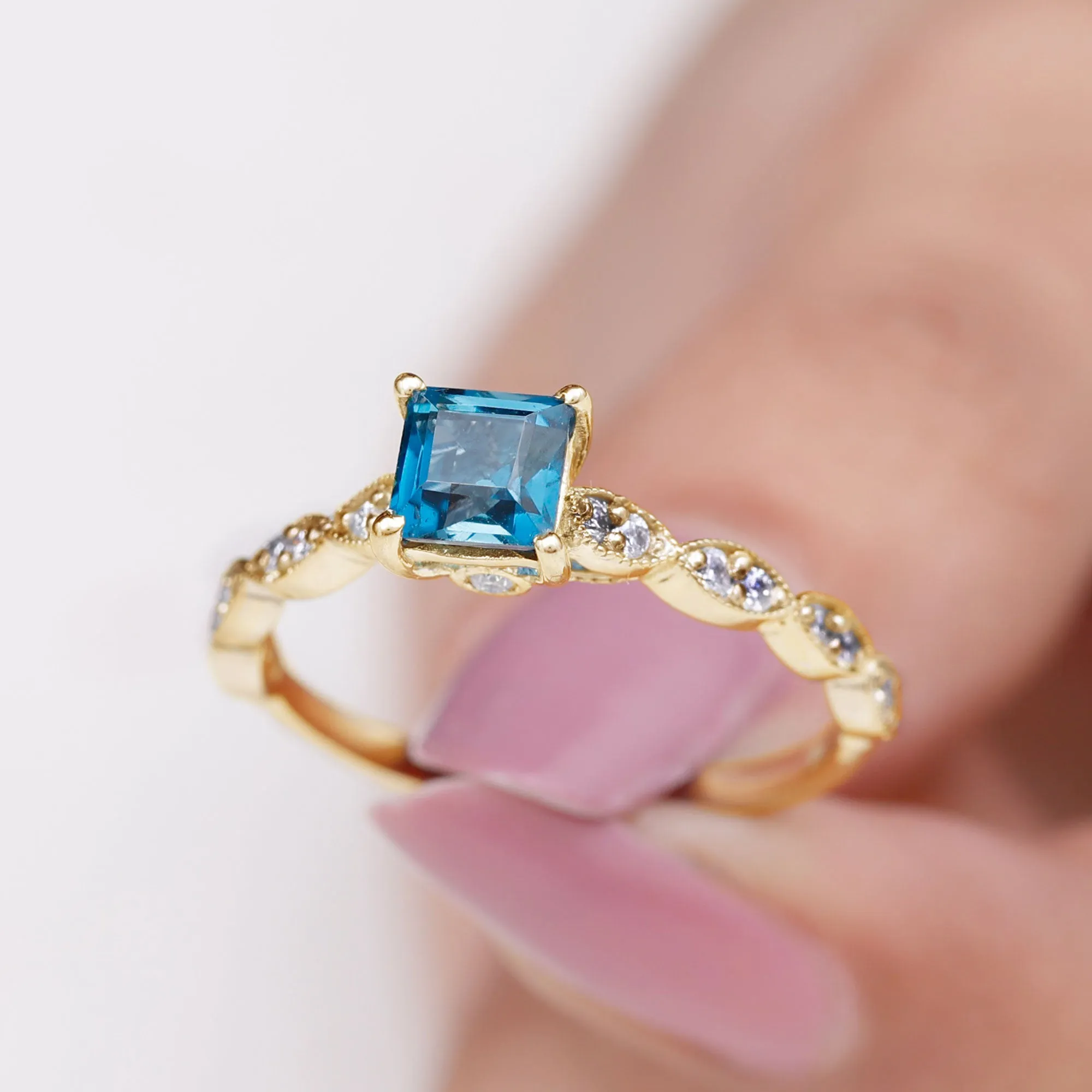 1 CT Princess Cut London Blue Topaz Solitaire Ring with Diamond