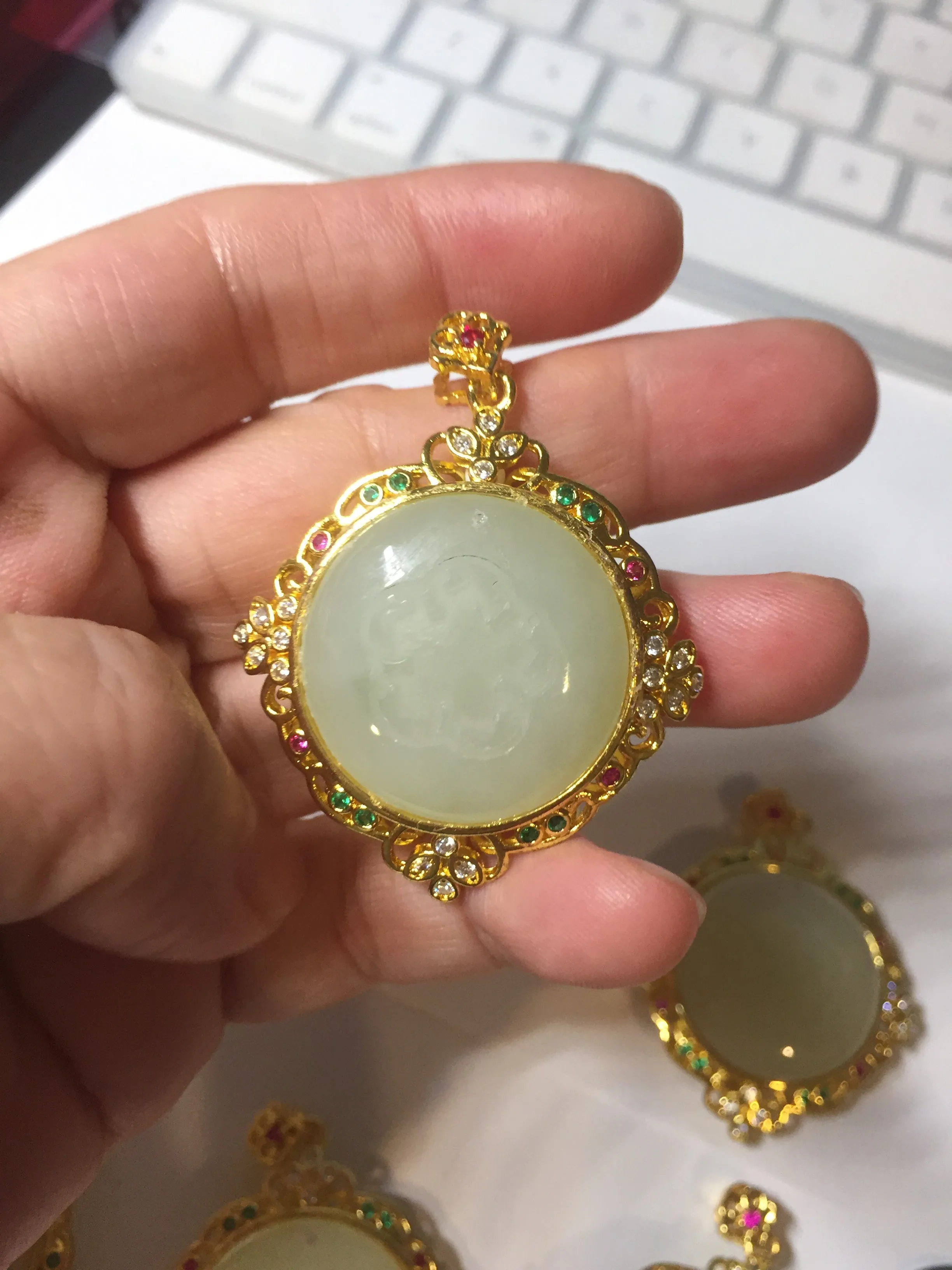 100% Natural yellow/green Hetian nephrite Jade(和田黄玉) pendant HF84