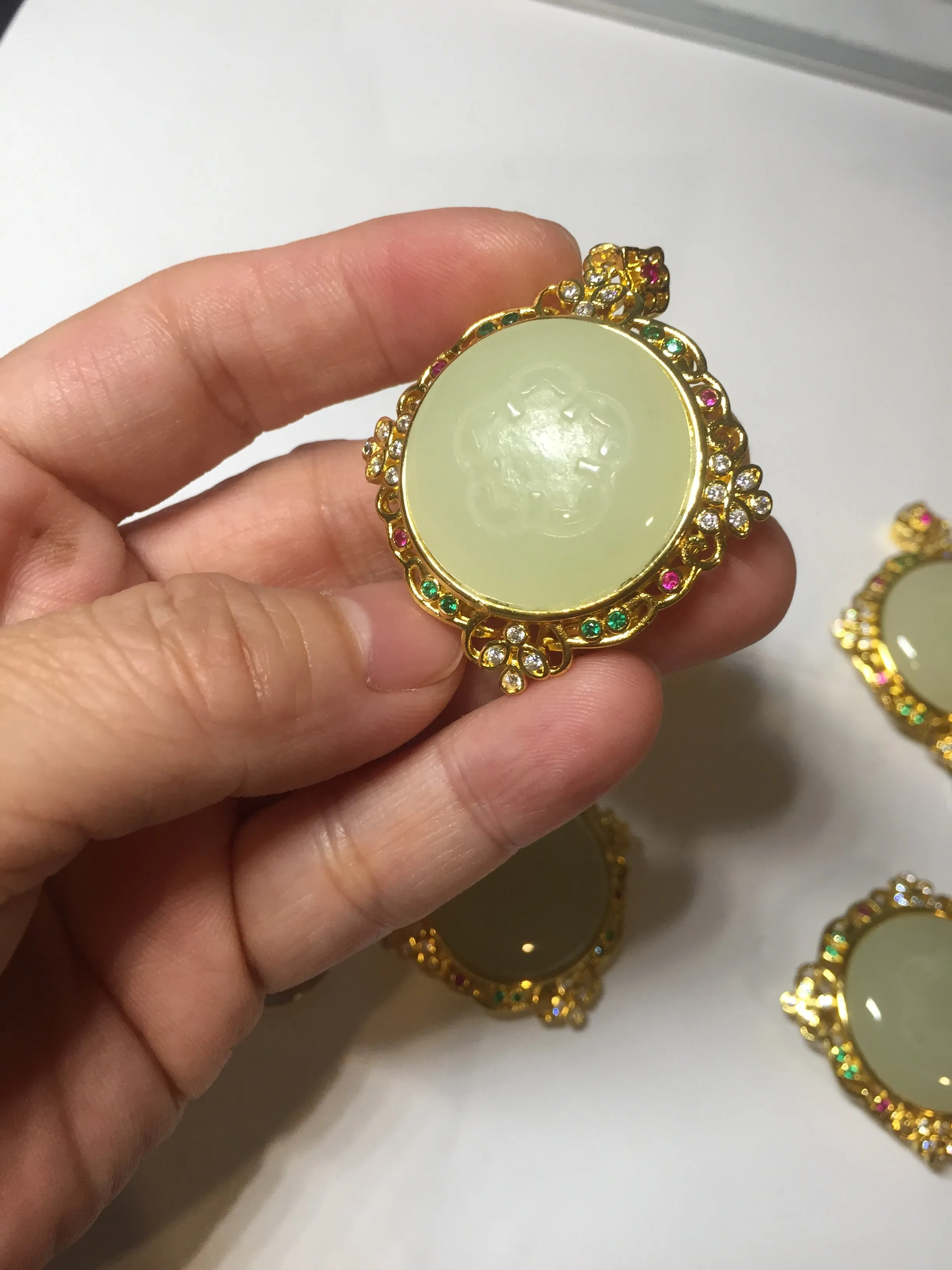 100% Natural yellow/green Hetian nephrite Jade(和田黄玉) pendant HF84