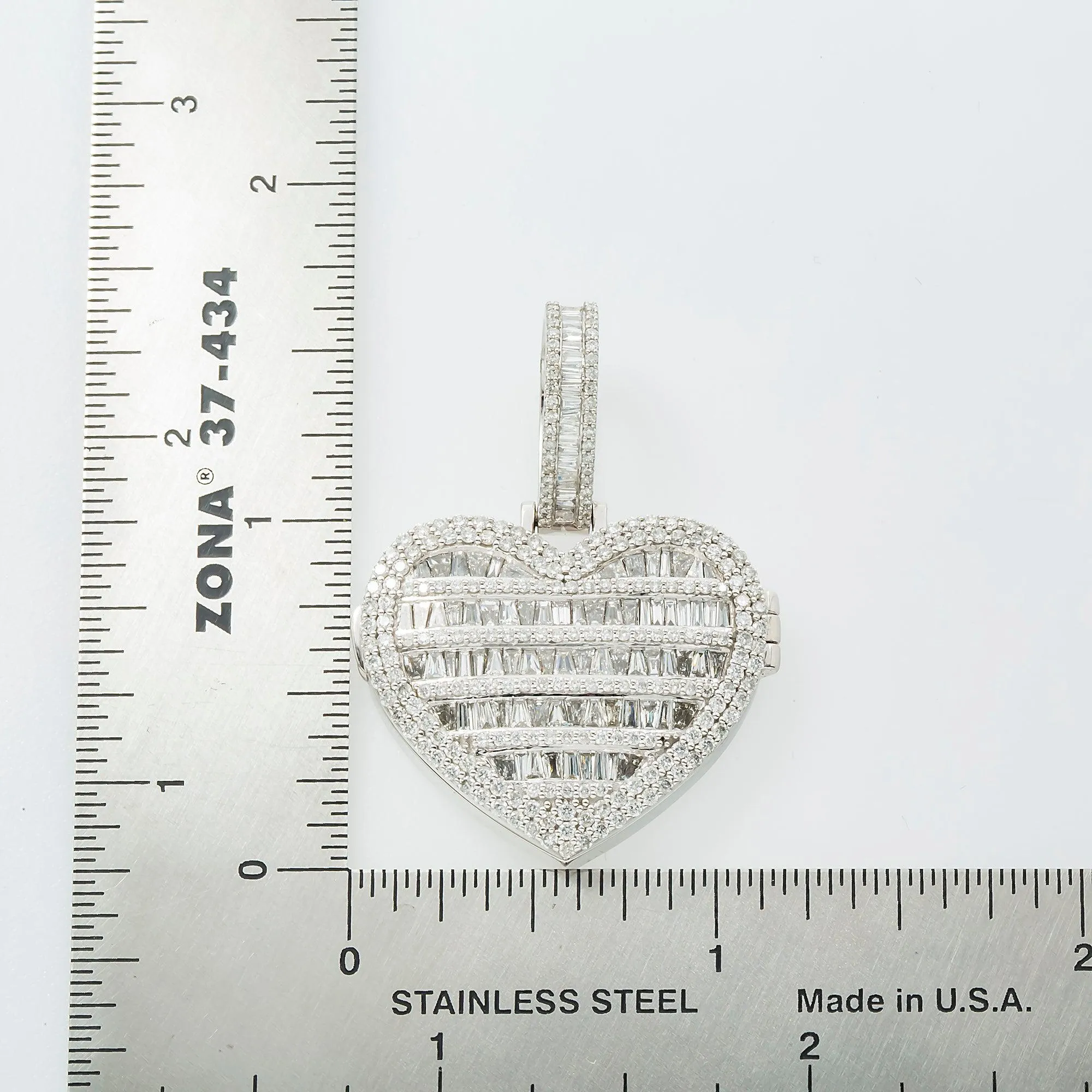 10K GOLD BAGUETTE DIAMOND HEART LOCKET PENDANT 3.28 CT