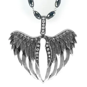 18kt White Gold Medium Heart-Shaped Diamond Angel Wings Charm