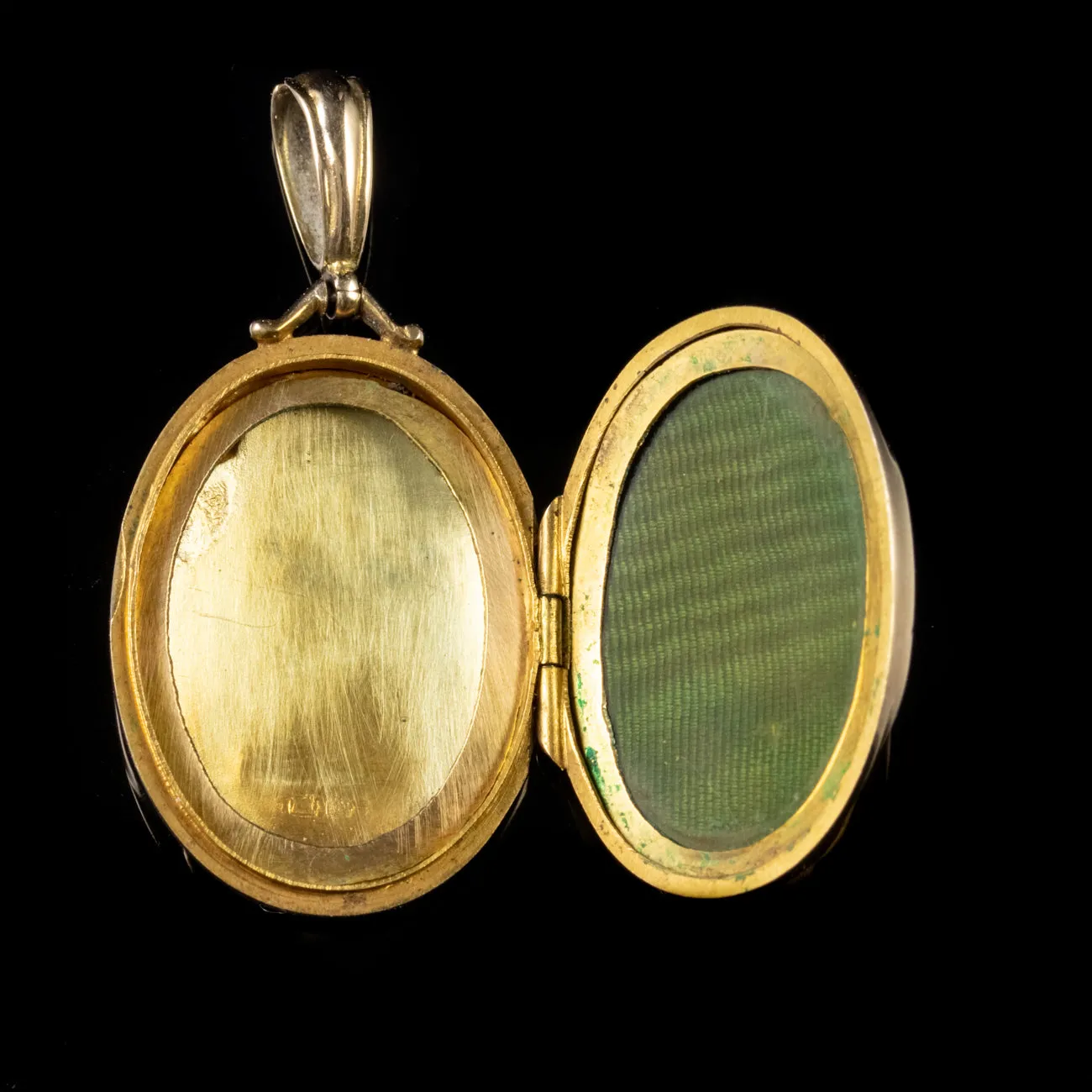 Antique Edwardian 9ct Gold Locket Henry Matthews Dated 1914