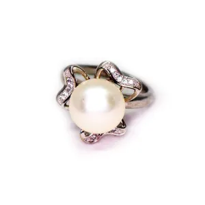 Clover Pearl Ring