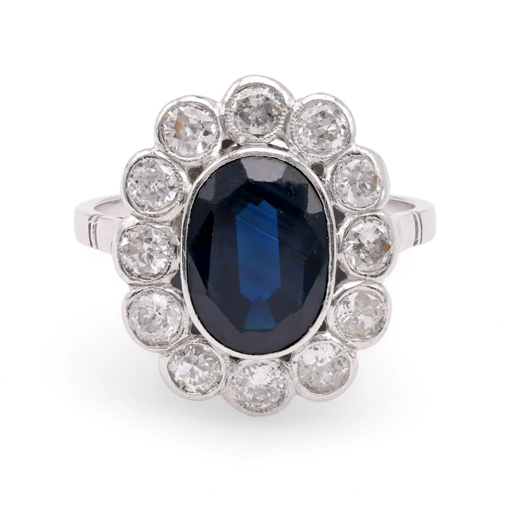 Edwardian 2.9 Carat Oval Cut Sapphire Diamond Platinum Cluster Ring