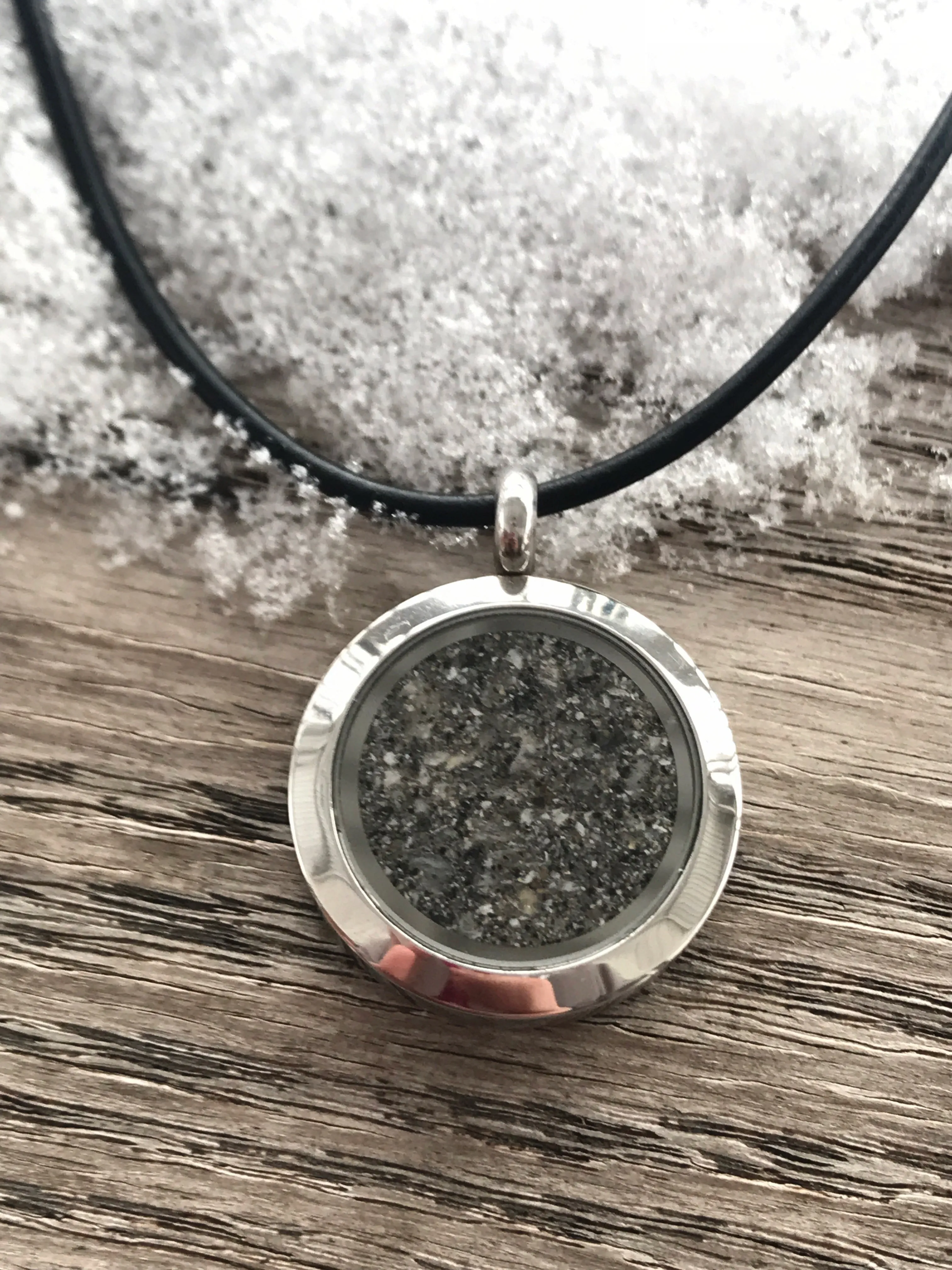 Filled round stainless locket pendant