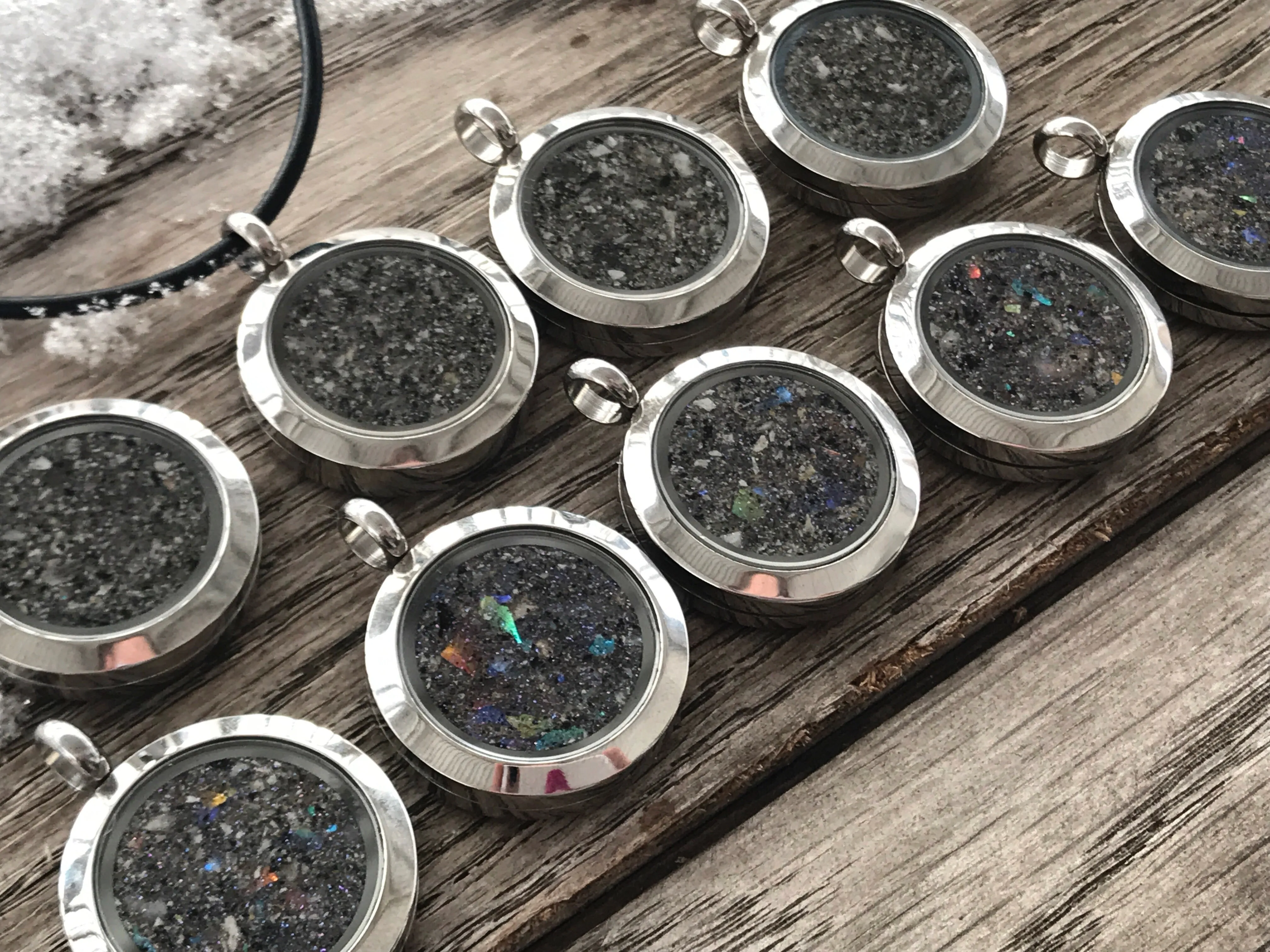 Filled round stainless locket pendant