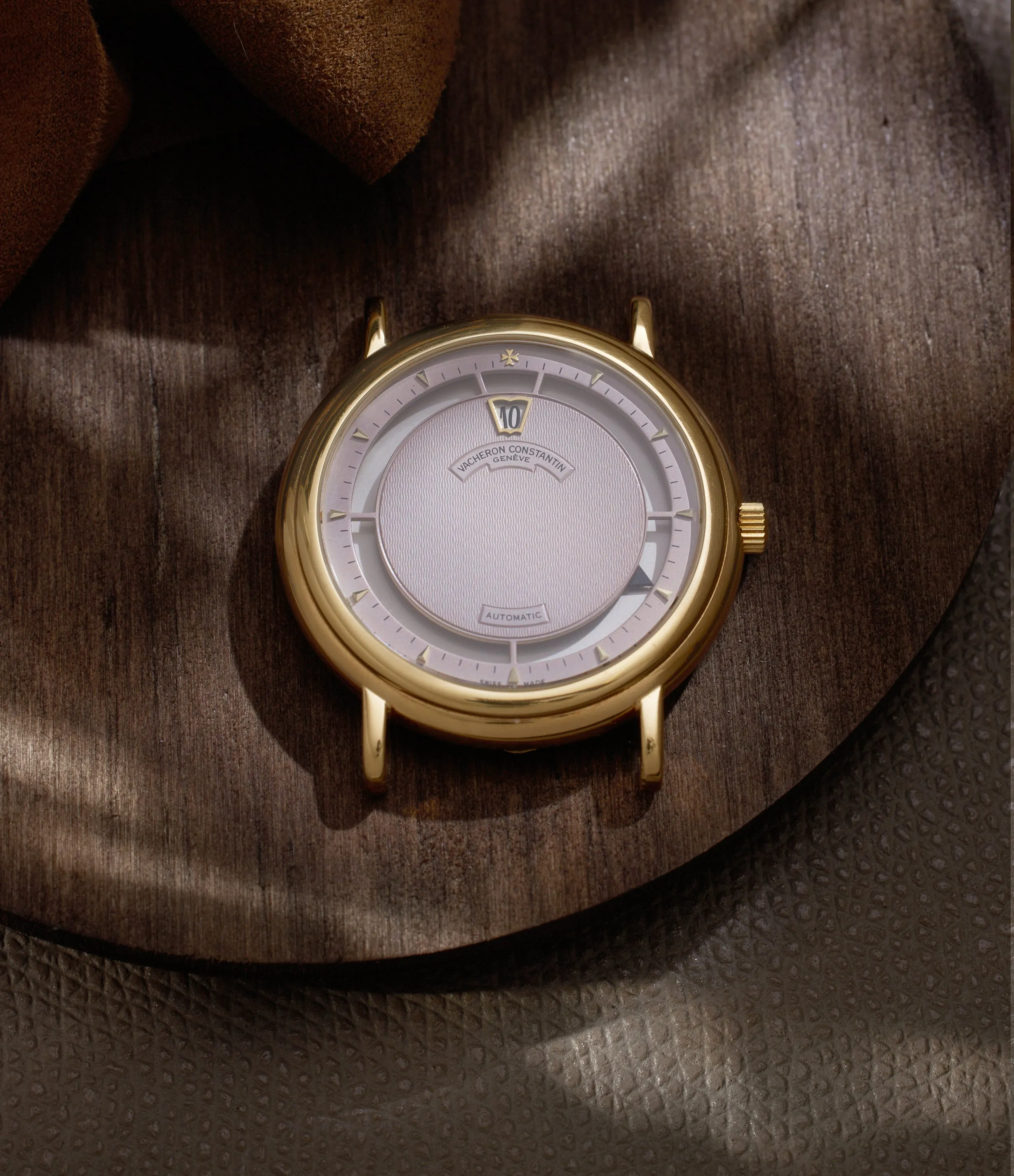 Jump Hour | 43040 | Yellow Gold