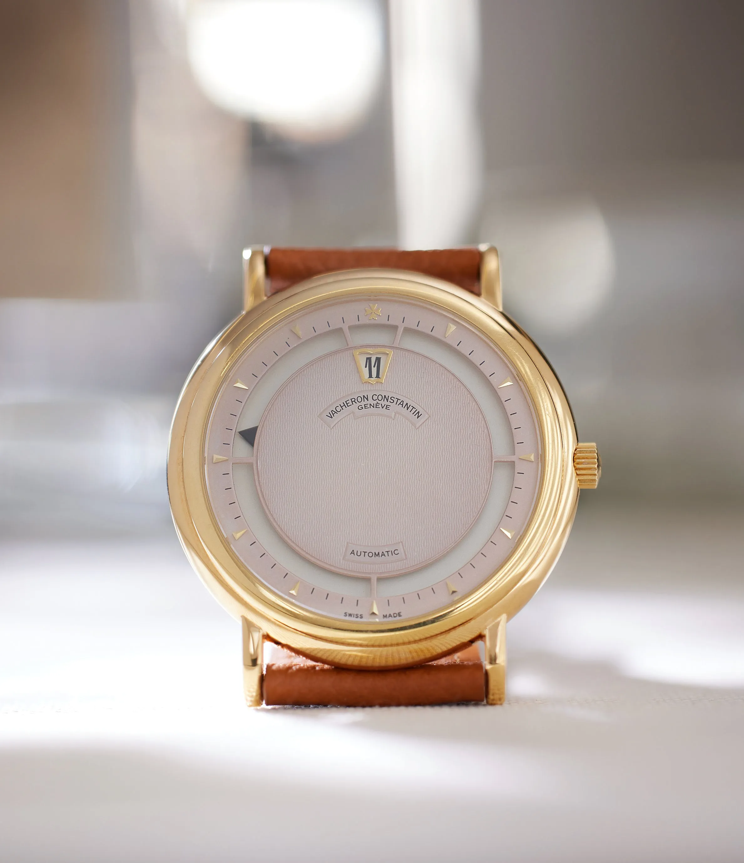 Jump Hour | 43040 | Yellow Gold