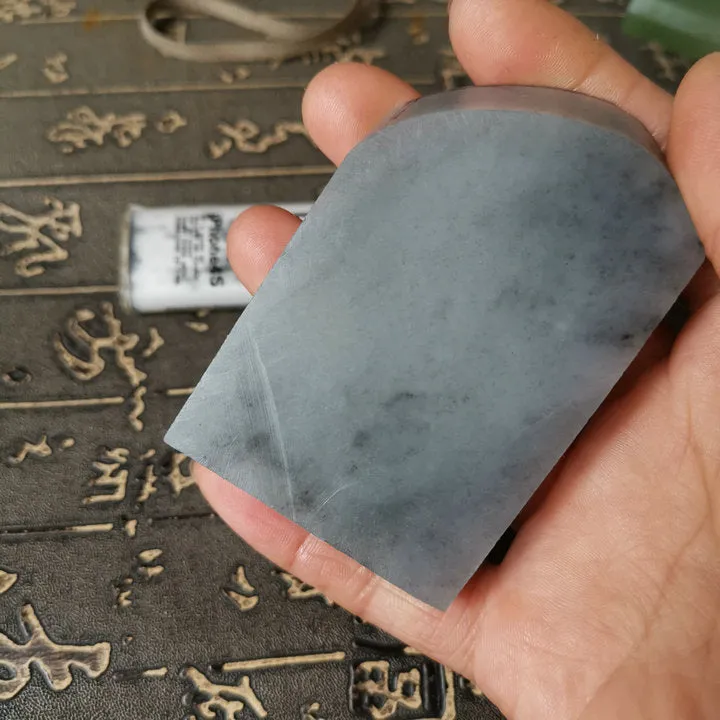 Natural Hetian Jade Rough Nephrite Raw (109g, 6X4.7X1.2cm)