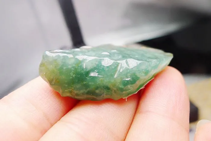 Natural Jade Rough Jadeite Raw (13.5g,4.1X1.9X1.1cm)