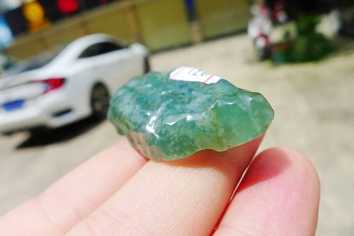 Natural Jade Rough Jadeite Raw (13.5g,4.1X1.9X1.1cm)