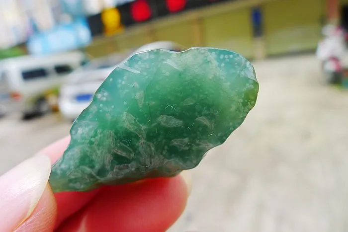 Natural Jade Rough Jadeite Raw (13.5g,4.1X1.9X1.1cm)