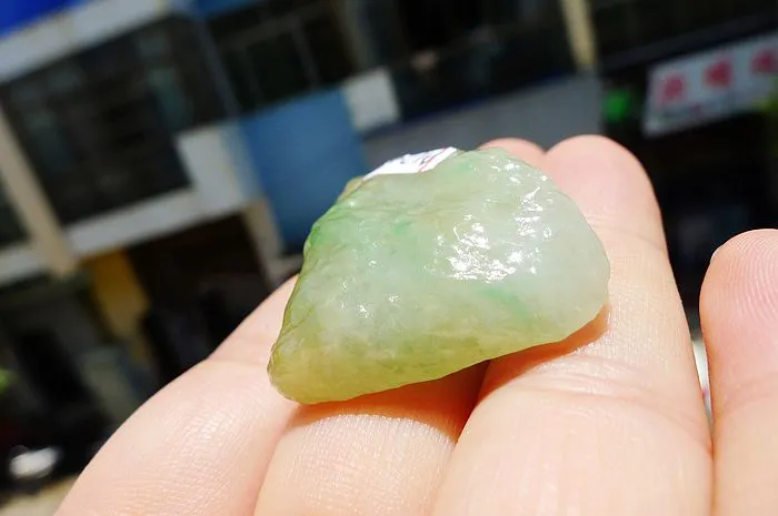 Natural Jade Rough Jadeite Raw (16g,3.2X2.9X1.25cm)