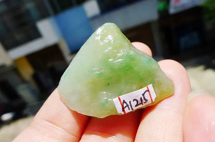 Natural Jade Rough Jadeite Raw (16g,3.2X2.9X1.25cm)