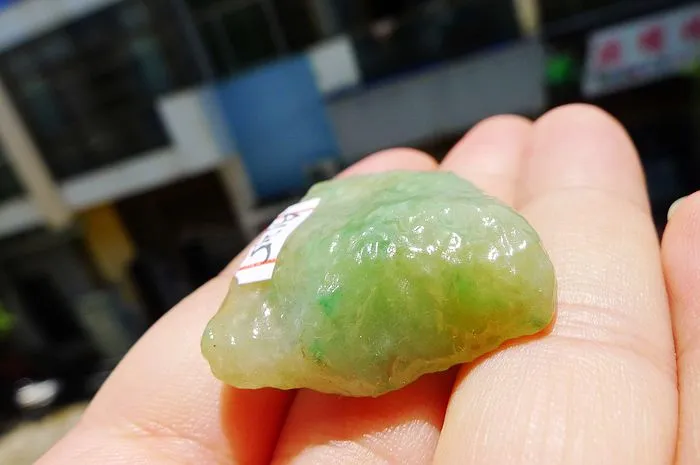 Natural Jade Rough Jadeite Raw (16g,3.2X2.9X1.25cm)