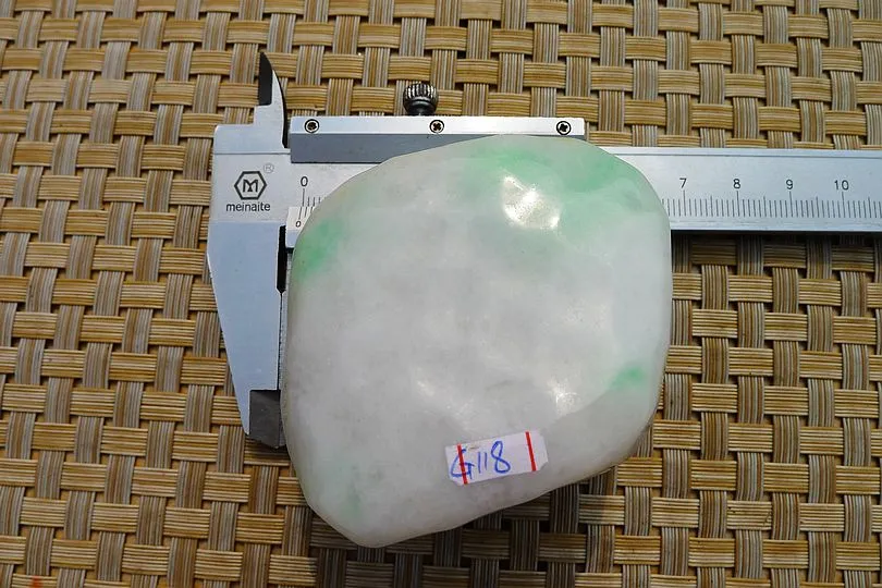 Natural Jade Rough Jadeite Raw (217g,6.3X5.5X3.5cm)