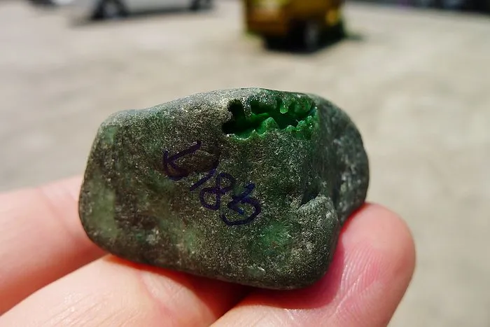 Natural Jade Rough Jadeite Raw (27g,3.8X2.1X2.2cm)