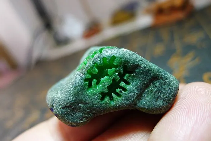 Natural Jade Rough Jadeite Raw (27g,3.8X2.1X2.2cm)