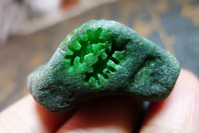 Natural Jade Rough Jadeite Raw (27g,3.8X2.1X2.2cm)