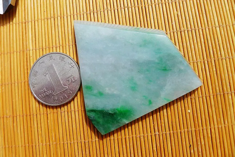 Natural Jade Rough Jadeite Raw (29g,5.2X5.2X0.45cm)