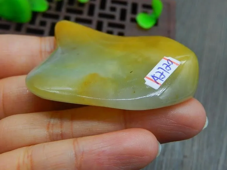 Natural Jade Rough Jadeite Raw (61g, 55X44X17mm)