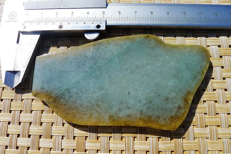 Natural Jade Rough Jadeite Raw (83g,10.2X5.3X0.6cm)