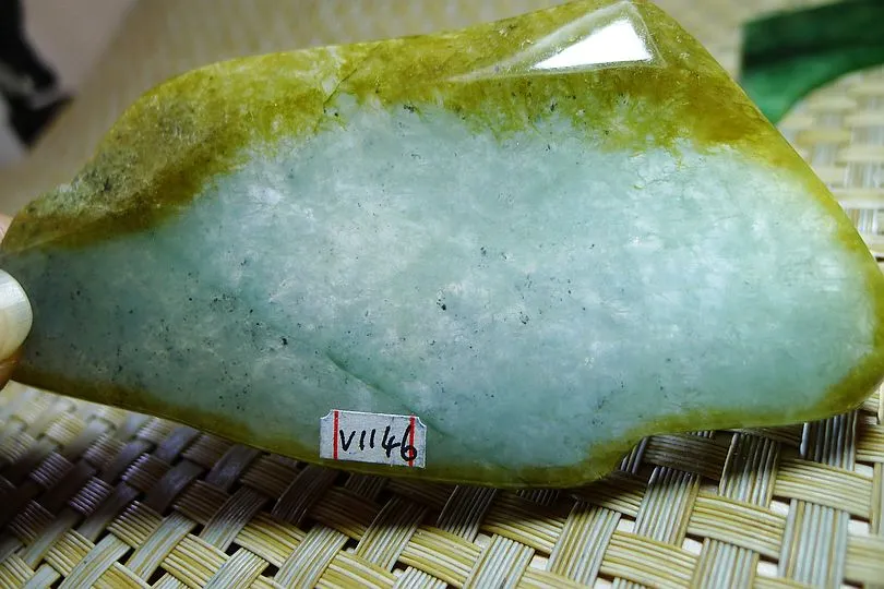 Natural Jade Rough Jadeite Raw (83g,10.2X5.3X0.6cm)