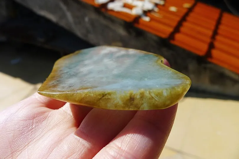 Natural Jade Rough Jadeite Raw (83g,10.2X5.3X0.6cm)