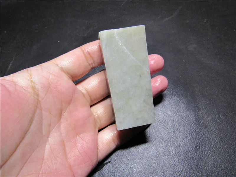 Natural Kunlun Jade Rough Nephrite Raw (120.01g, 63X29X26mm)