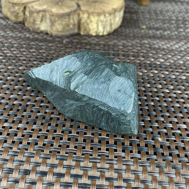 Natural Kunlun Jade Rough Nephrite Raw (145g,7.4X4.8X3.0cm)