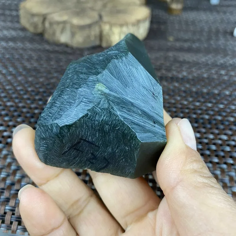 Natural Kunlun Jade Rough Nephrite Raw (145g,7.4X4.8X3.0cm)