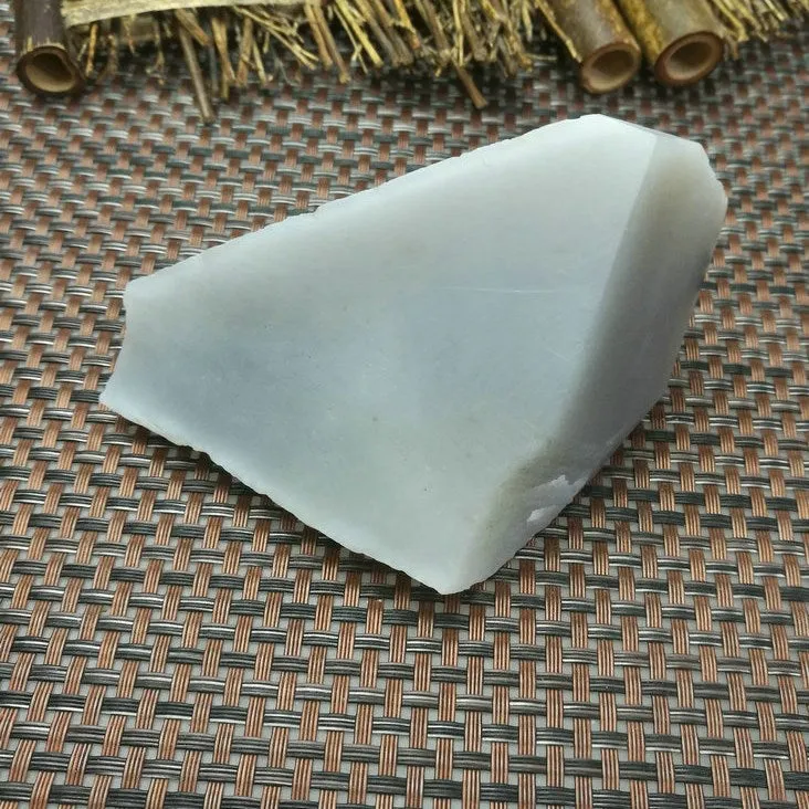 Natural Kunlun Jade Rough Nephrite Raw (282g, 9.5X6.5X3cm)