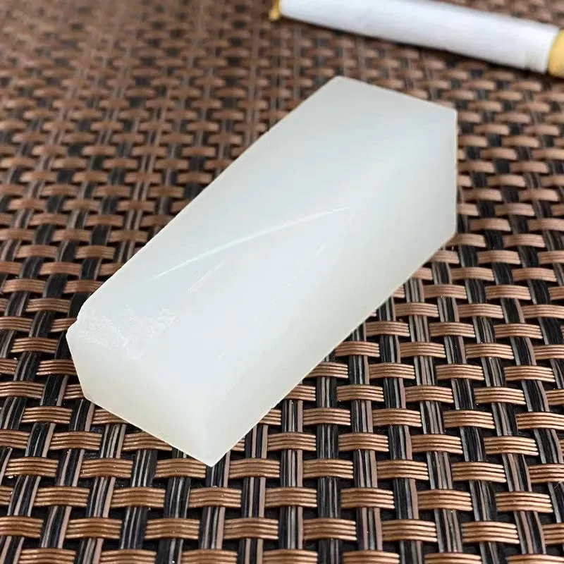 Natural Kunlun Jade Rough Nephrite Raw (53.8g,5.6X1.9X1.9cm)