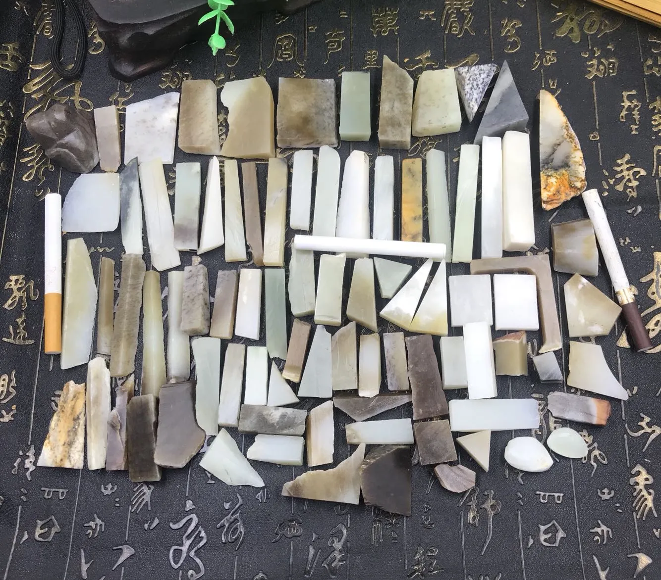 Natural Kunlun Jade Rough Nephrite Remains 84 pieces