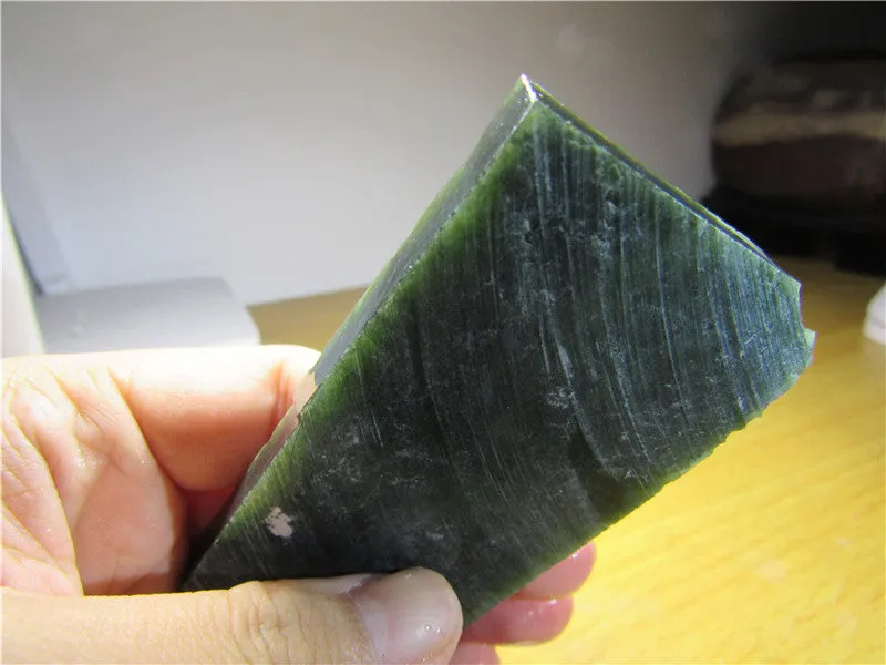 Natural Siberian Jade Rough Russia nephrite Raw (81.93g, 85X40X8mm)