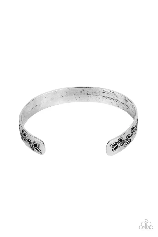 Paparazzi Bracelet ~ Frond Fable - Silver