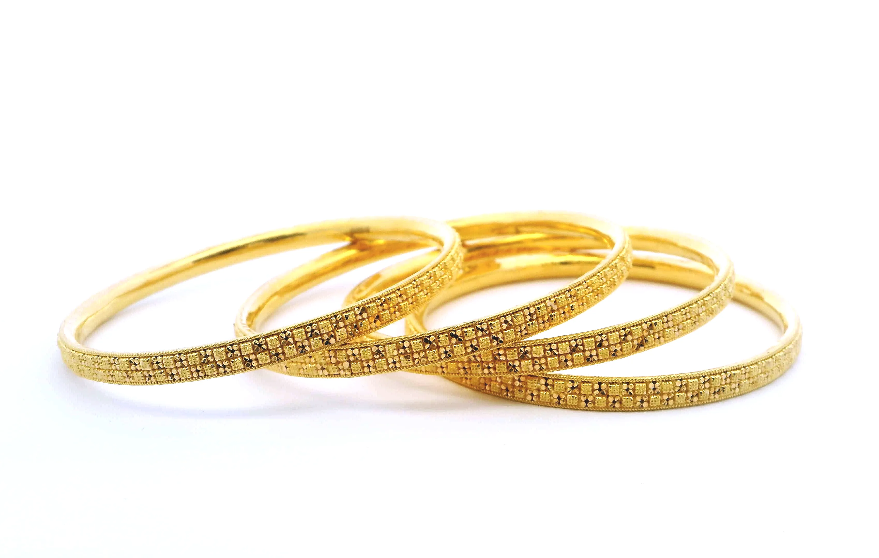 Set of 4 * 22ct Yellow Gold Bangles with Filigree Design – Elegant Gold Bangle Collection