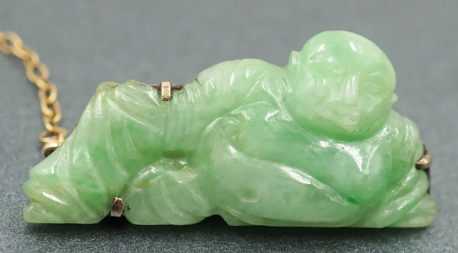 Vintage Reclining Buddha Jadeite 9ct Yellow Gold Brooch