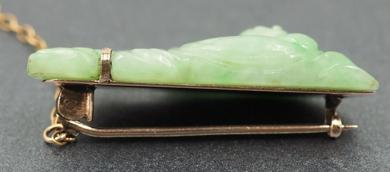 Vintage Reclining Buddha Jadeite 9ct Yellow Gold Brooch